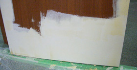 施工中：木製扉